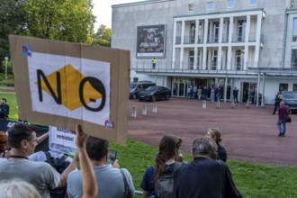 Protests against a so-called citizens' dialogue of the AfD in the Philharmonie in Essen, the