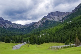 Alpine landscape near the Ochsenalm, Stubai Alps, weather mood, cloudy mood, Matrei am Brenner,