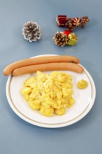 Swabian cuisine, potato salad with string sausages, Wienerle, Wiener sausages, thin boiled sausage,