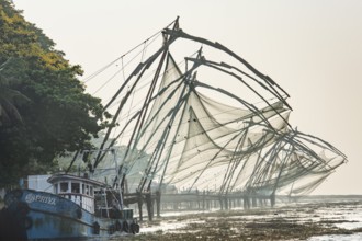 Fishing boat, Chinese fishing nets, Arabian Sea coast, Fort Cochin, Kochi, Kerala, South India,