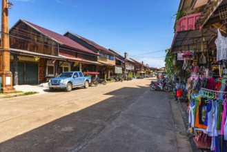 Street scene in the old town of Ko Lanta, dilapidated, row of houses, town, urban, live, living,