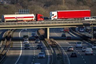 Motorway junction Westhofen, the motorway A45, Sauerlandlinie, is crossed by the A1, bridge, view