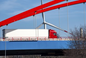 Motorway bridge of the A42 motorway, Emscher expressway, over the Rhine-Herne Canal heavy goods