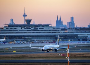 Ryanair Boeing 737 landing at Cologne-Bonn Airport, North Rhine-Westphalia, Germany, Europe