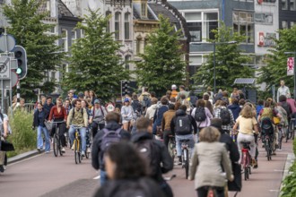 Central cycle path on Smakkelaarskade, at Utrecht Centraall station, in the centre of Utrecht,