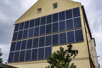 Residential building in Herne, vertical photovoltaic modules were installed at the top of the