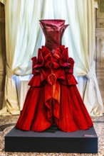 Taffetas sculpture with pleated appliqué in various shades of red, 1995, exhibition of magnificent