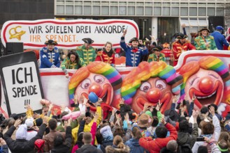 Rose Monday parade in Düsseldorf, themed floats of carnival societies and other participants in the