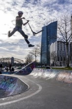 Building of the European Central Bank, ECB, Skaterpark am Ostenhafen, am Main in Frankfurt, Hesse,