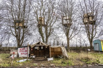 Camp of climate activists in the rest of the village of Lützerath, the last place to be excavated