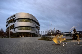 Mercedes-Benz Museum, Stuttgart, Baden-Württemberg, Germany, Europe, Futuristic building with