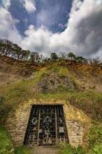 Access to the Nachtigallstollen, GeoRoute Ruhr, Dünkelberg quarry, in the Muttental valley, here