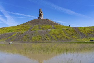 Rheinelbe spoil tip in Gelsenkirchen, 100 metre high spoil tip, landscape park, with the sculpture