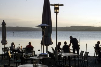 Sunset in a beer garden on Lake Constance, Uhldingen- Mülhofen, 08.10.2020