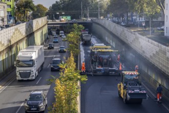 New whisper asphalt surface for the A40 motorway, in the city of Essen, direction Dortmund, 95, 000