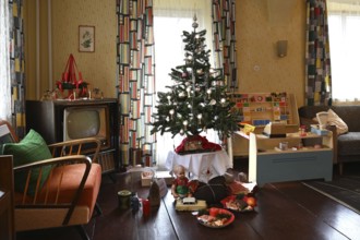 Christmas room with Christmas tree in a flat from the 1950s, Industrial Museum, Lauf an der