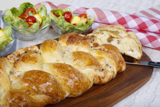 Swabian cuisine, hearty yeast plait with smoked meat, salty wreath bread, yeast yeast dough pastry,