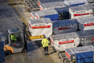 Düsseldorf Airport, Unit Load Devices, ULD, containers for baggage and freight for narrow-body and