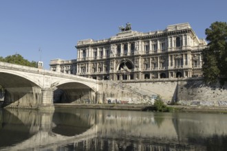 Ponte Umberto Tiber Bridge, Palazzo di Giustizia, Palace of Justice, Prati district on the banks of