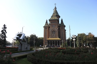 Banat, Timisoara, Timisoara, Orthodox Cathedral and monument to the 1989 revolution at Piata