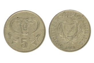 Cypriot coin, with shield symbol and year 1983, 5 cents, obverse and reverse