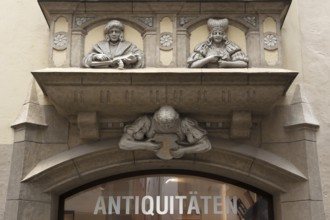 Decorative bay window of a rich town house from 1902, below antique shop, Watmarkt 3, Regensburg,