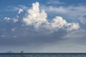 Phang Nga bay near Koh YaoNoi, seascape, seascape, nature, natural landscape, cloud, cloudy sky,