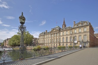 Historic Palais Rohan built in 1742 and street lamp on the bridge, Pont Sainte-Madeleine over the