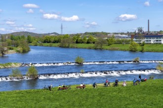 Ruhr weir near Hattingen, section of the Ruhr Valley cycle path along the Ruhr, North