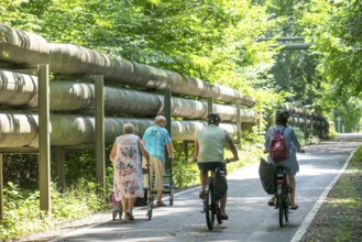 Lothringentrasse, in the north of Bochum, Bochum-Grumme, district heating lines, senior citizens