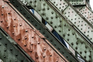 Railway bridges over the Rhine-Herne Canal near Oberhausen, for passenger and freight transport,