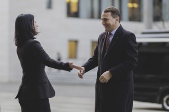 (L-R) Annalena Bärbock (Alliance 90/The Greens), Federal Foreign Minister, and Radoslaw Sikorski,