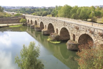 Puente Romano, Roman bridge crossing, Rio Guadiana River, Merida, Extremadura, Spain, Europe