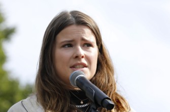 Luisa Neubauer speaks during the Fridays for Future demo. Fridays for Future demands on all