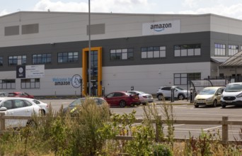 Amazon distribution centre building, Ipswich, Suffolk, England, UK