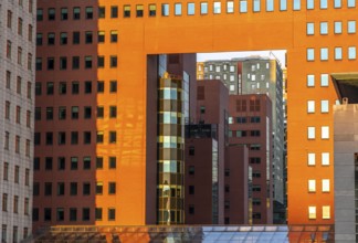 View through the building of the public prosecutor's office, red, on Wilhelminaplein, on the Nieuwe