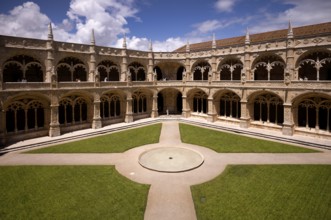 Cloister, inner courtyard, Hieronymite monastery Mosteiro dos Jerónimos, also known as Mosteiro de