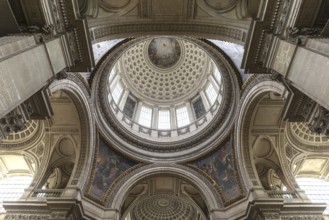 Interior view of the dome, Panthéon National Hall of Fame, Montagne Sainte-Geneviève, Hill of St