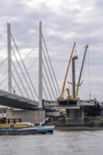 Dismantling of the old motorway bridge Neuenkamp, the A40, dismantling of the last bridge pier,