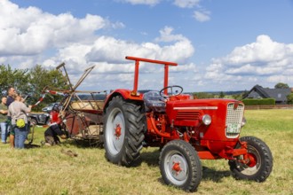 The Cunnersdorf village association presented historical harvesting techniques in agriculture,