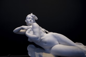 Marble sculpture, reclining woman, Ny Carlsberg Glyptotek or New Carlsberg Glyptothek, Art Museum