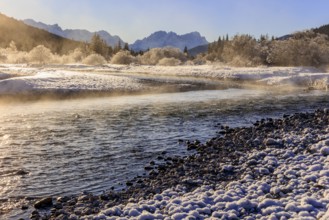 Wild river, riverbed, winter, snow, hoarfrost, fog, backlight, Isar, view of Zugspitze, Wetterstein