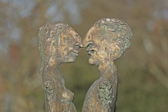 Sculpture Mask Couple I by Karl Ulrich Nuss 2019, bronze sculpture, modern art, couple, pair, male,