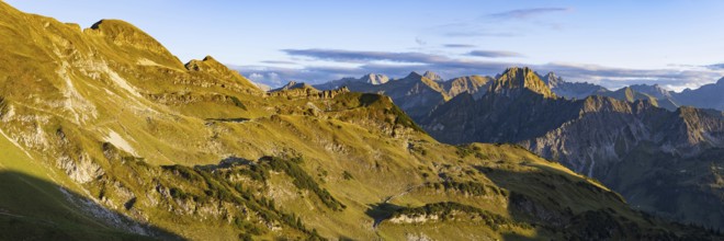 Mountain panorama from Laufbacher-Eckweg to Höfats, 2259m, Allgäu Alps, Allgäu, Bavaria, Germany,