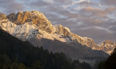 Mountain peak Berchtesgadener Hochthron at sunrise, mountain landscape with snow in autumn,