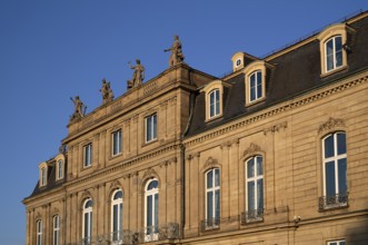 Roof figures, music, sculpture, architecture, painting, side wing, city wing, New Palace, Palace