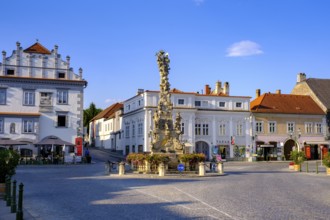 Kornplatz, with Trinity Column, Langenlois, Waldviertel, Lower Austria, Austria, Europe