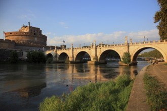 Castel Sant'Angelo, Mausoleo di Adriano, Mausoleum for the Roman Emperor Hadrian, Castel