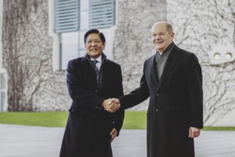 (R-L) Olaf Scholz (SPD), Federal Chancellor, and Ferdinand Marcos Jr, President of the Philippines,