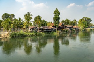 Stilt houses on the Mekong River on Don Det Island, Si Phan Don, Champasak Province, Laos, Asia